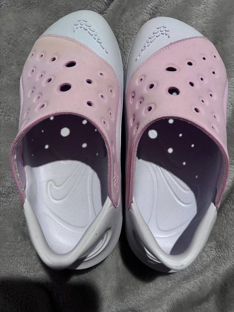 Nike Aqua Swoosh sandals (Category: Babies & Kids Fashion) located in Mandaluyong City. Submitted by annezoe (Listing ID 1407918979, Image 1). Description: Letting go of my daughter’s Nike Aqua Swoosh 💙 excellent condition, super fresh pa. Perfect for your little one!.