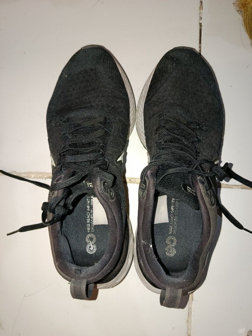 Original black Nike REACT INFINITY FLYKNIT size 11 (Category: Sneakers) located in Quezon City. Submitted by kristal68 (Listing ID 1407759434, Image 1). Description: decluttering!!! as is Still looks nice.