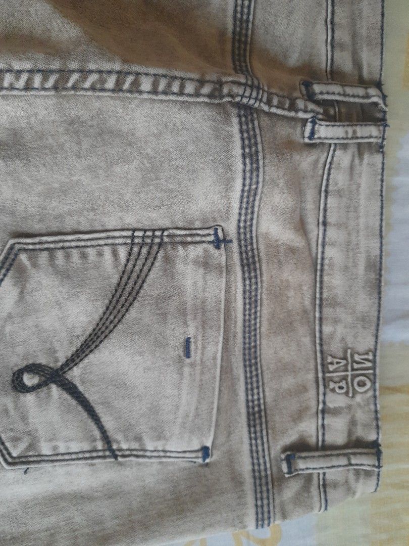 Reversible Skinny Jeans (Category: Jeans) located in San Pedro. Submitted by JohnsonKeeps (Listing ID 1407833068, Image 3). Description: - Reversible skinny jeans - Black and acid-like colors - Classic pocket design(shallow pockets) - Fabric: spandex - Waist : 32 inches Length: 37 inches.
