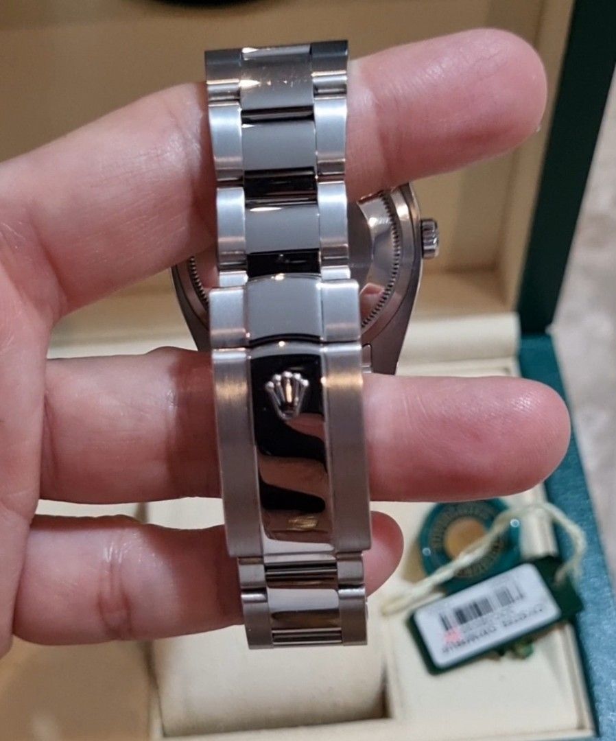 Rolex Datejust Blue Dial 36mm (Category: Luxury Watches) located in Cabuyao City. Submitted by zeusgab (Listing ID 1407760688, Image 2). Description: - Rolex Datejust - Roman blue dial - Stainless steel bracelet - Datejust display - Includes original box, papers, and tags, 2016, local AD, trinoma *Nego konti.. - Classic timepiece.