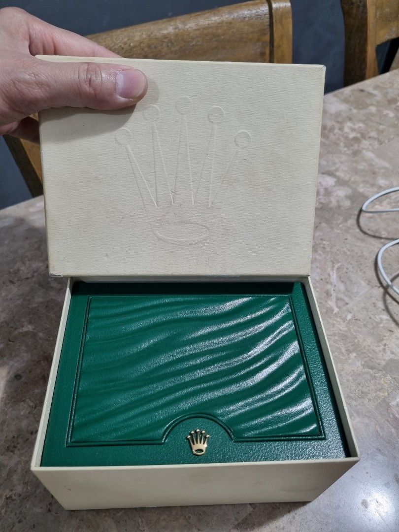Rolex Datejust Blue Dial 36mm (Category: Luxury Watches) located in Cabuyao City. Submitted by zeusgab (Listing ID 1407760688, Image 3). Description: - Rolex Datejust - Roman blue dial - Stainless steel bracelet - Datejust display - Includes original box, papers, and tags, 2016, local AD, trinoma *Nego konti.. - Classic timepiece.