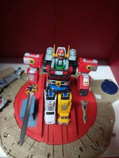 Bandai Super Sentai Power Rangers DX Med Rescue 5 ambulance, which is a ...