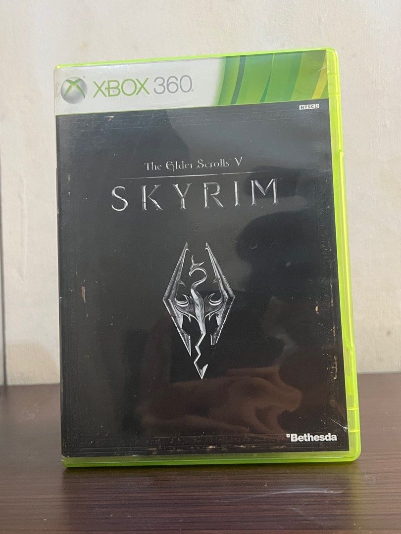 The Elder Scrolls V: Skyrim - Xbox 360 (Category: Xbox) located in Malabon City. Submitted by inshtick (Listing ID 1407842362, Image 1). Description: - Skyrim, Xbox 360 - Includes game disc and original case, used.