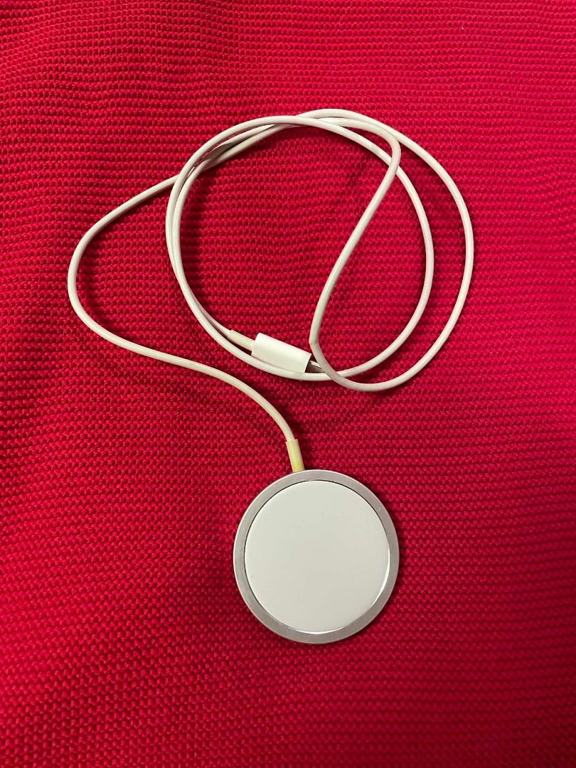 Used Apple Magsafe Charger (Category: Chargers) located in Makati City. Submitted by ohazipers33922 (Listing ID 1407852659, Image 1). Description: Used Original Apple Magsafe Charger Original Price: 2490 Slight wear and tear but perfectly functional Bought from Power Mac No box.