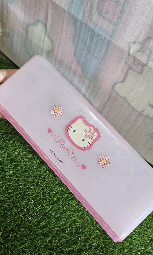 Vintage sanrio tissue holder (Category: Storage Boxes & Baskets) located in Umingan. Submitted by liezelsona48963 (Listing ID 1407761624, Image 3). Description: vintage sanrio tissue holder with sign of usage 12x 6 inches mop gcash.