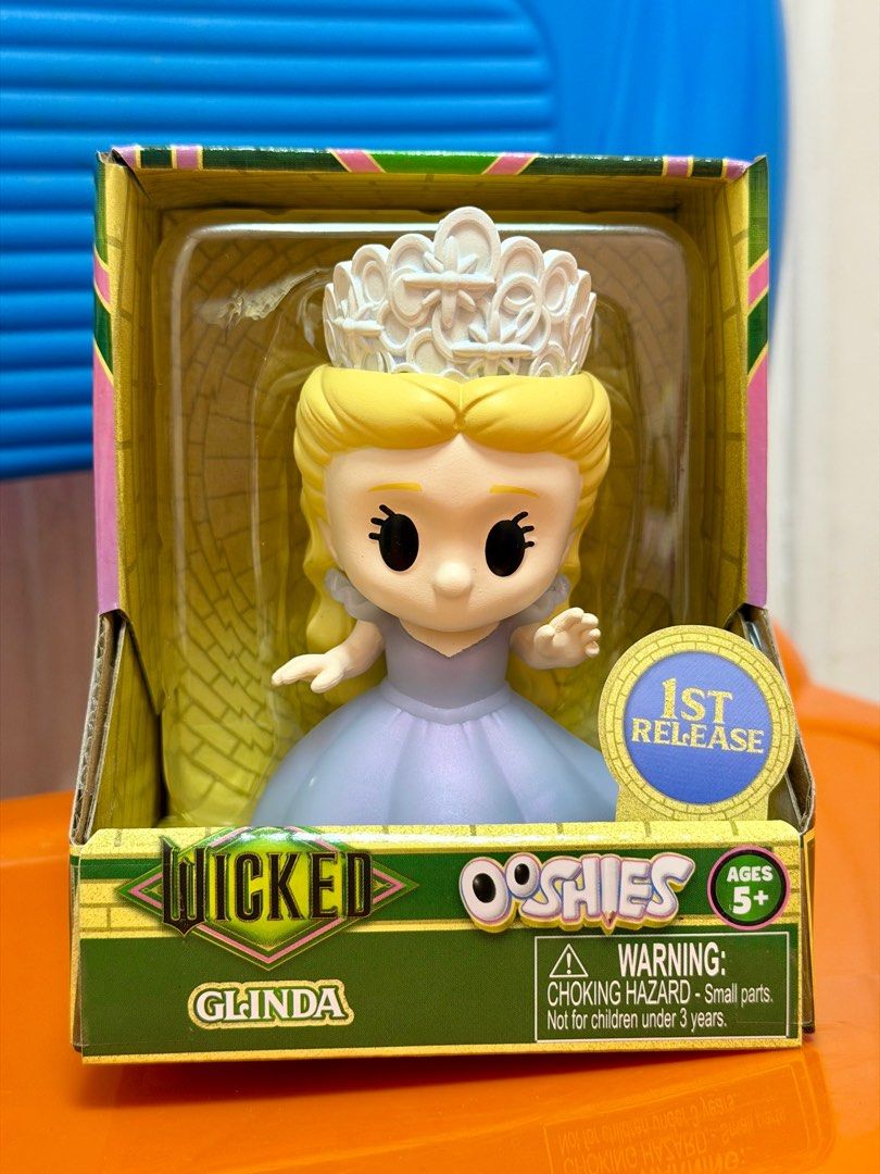 Wicked Glinda Elphaba Ooshies Figures (Category: Designer & Blind Box Toys) located in Mandaluyong City. Submitted by trishmercadopua (Listing ID 1407864876, Image 1). Description: - Elphaba Ooshies figure from the musical Wicked - 1st release edition - In original packaging SOLD AS SET ONLY.