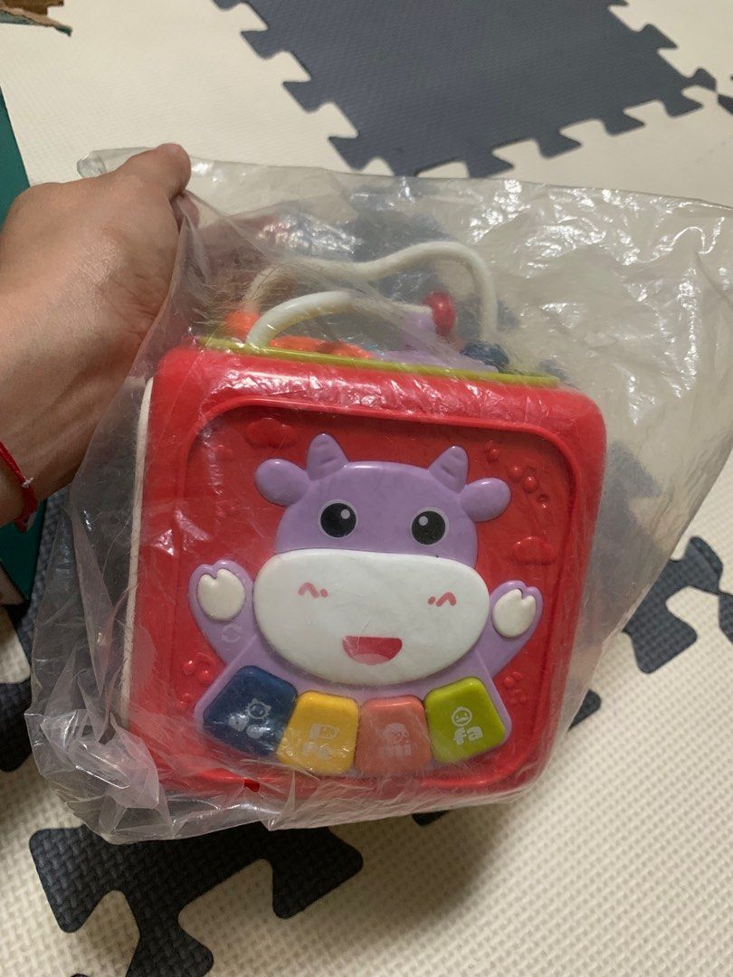 6-in-1 Activity Cube Box (Category: Infant Playtime) located in Cavite. Submitted by rwyanewade39874 (Listing ID 1407942491, Image 3). Description: .