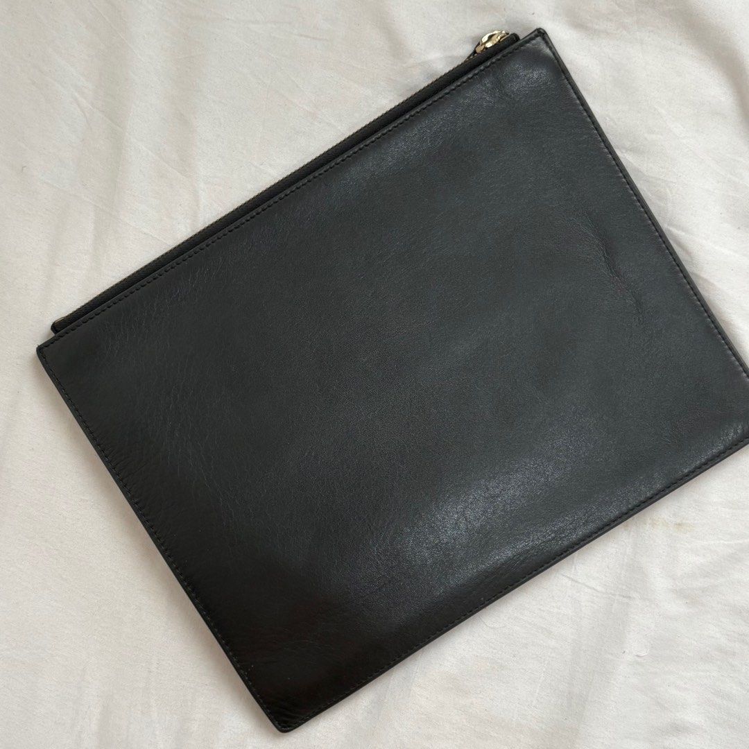 CLEARANCE ❗️Authentic Gucci Envelope Clutch (Category: Luxury Bags & Wallets) located in Manila. Submitted by snatchmybag (Listing ID 1408096845, Image 2). Description: .