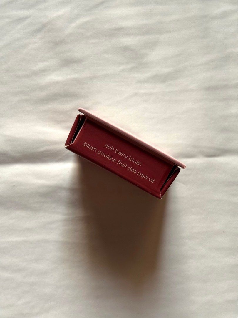 Benefit Moone Rich Berry Blush Mini (Category: Makeup) located in Quezon City. Submitted by janavdd (Listing ID 1408112602, Image 2). Description: Selling a BRAND NEW Benefit Moone Mini Blush! MOP: GCash, BDO, BPI, Bankcom Shipping Method: GOGO Express, J&T Express Same Day Delivery: Grab, Lalamove PM if interested! .
