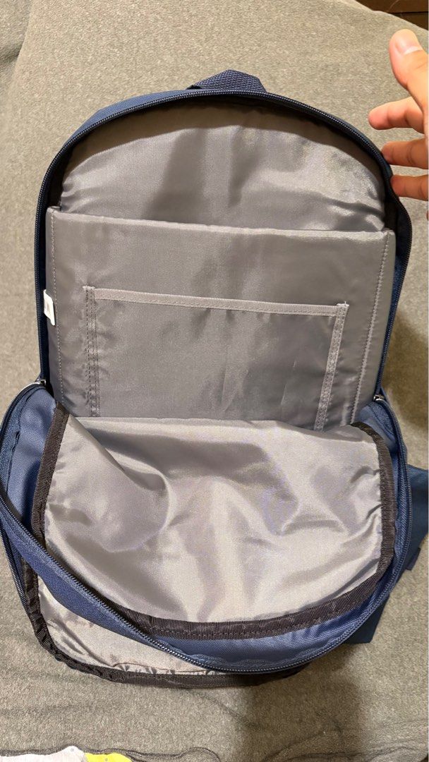 Case Logic Uplink Backpack (Category: Backpacks) located in Manila. Submitted by jcostridium (Listing ID 1407972140, Image 3). Description: .