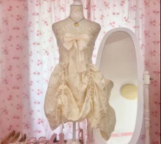 (Category: ) located in . Submitted by leycloset (Listing ID 1408076043, Image 1). Description: .