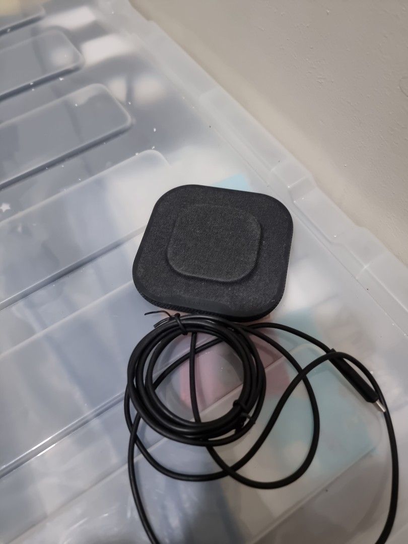 Cygnett Wireless Charger with Power Adapter (Category: Chargers & Cables) located in Makati City. Submitted by ljls00 (Listing ID 1408076291, Image 1). Description: - Wireless charger included - Free power adapter - 15w Cygnett PowerBase III wireless charger - bought from Australia.