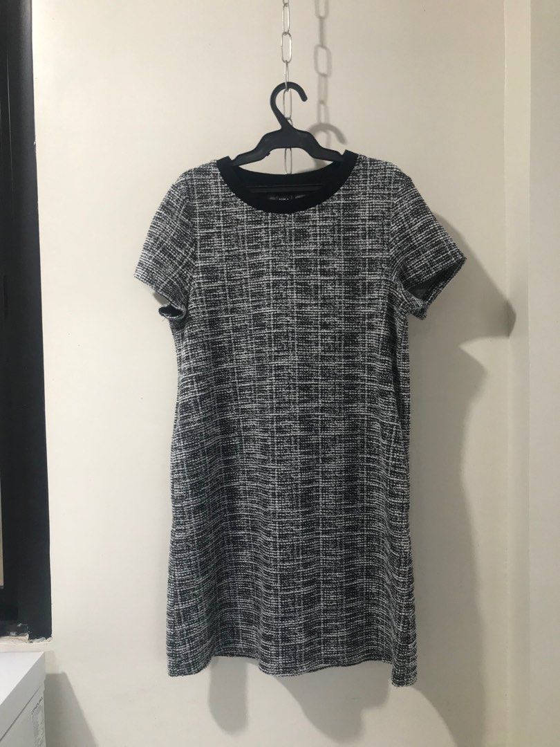 IORA Tweed Dress (preloved) (Category: Dresses) located in Siniloan. Submitted by cleo_fas (Listing ID 1407940448, Image 1). Description: - IORA tweed dress - Black and white pattern - Size: M (EUR 38, UK 10) - Style: Shift dress - Features: Short sleeves, round neckline with black trim - Fabric: Textured.