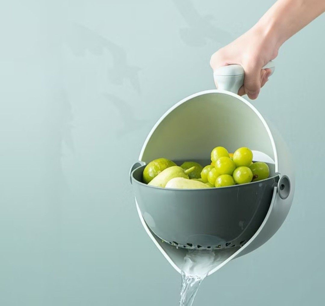 Kitchen Strainer (Category: Bathroom & Kitchen Fixtures) located in Singapore. Submitted by rosesareeed (Listing ID 1408034258, Image 1). Description: - Kitchen Strainer for washing fruits and vegetables. - Features a convenient handle for easy use. - Built-in strainer for efficient water drainage. - Durable material..