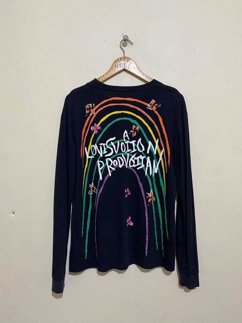Louis Vuitton Long Sleeve T-shirt (Category: Tshirts & Polo Shirts ) located in Caloocan City. Submitted by mrknll (Listing ID 1408032267, Image 2). Description: - Louis Vuitton black long sleeve shirt - Size: L - Features a colorful graphic on the front - Rainbow design with text on the back - Made in Japan.