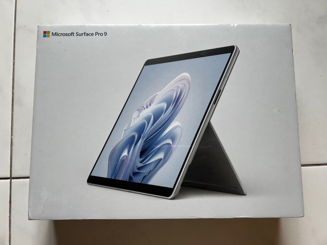Microsoft Surface Pro 9 - 12th Gen