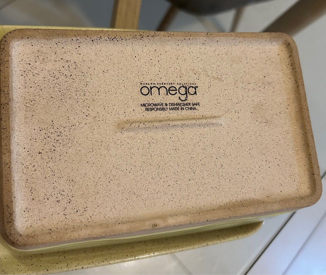 Omega Ceramic Dish with Lid (Category: Dinnerware & Cutlery) located in Quezon City. Submitted by bea30 (Listing ID 1408058553, Image 3). Description: Omega ceramic dish in lime green Microwave and dishwasher safe Rarely used No flaws or damages, just decluttering .