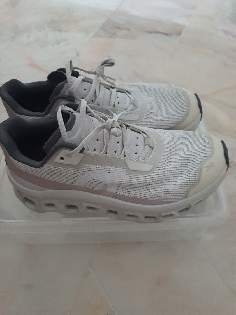 On cloud cloudmonster (Category: Sneakers) located in Singapore. Submitted by feifeis (Listing ID 1408016758, Image 1). Description: used twice. running or casual sneaker. .