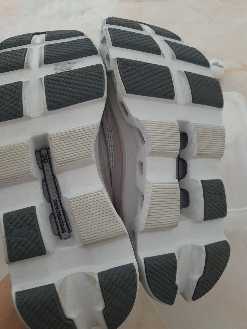 On cloud cloudmonster (Category: Sneakers) located in Singapore. Submitted by feifeis (Listing ID 1408016758, Image 2). Description: used twice. running or casual sneaker. .