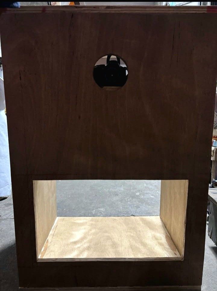 Photobooth box (Category: Other Photography Accessories) located in Makati City. Submitted by kcpinarello (Listing ID 1389492637, Image 3). Description: Need niyo nalang ng table na patungan/camera at preferred monitor niyo(22 inches yung sukat ng monitor nung ginawa) 2ft by 2.1 ft ang sukat.