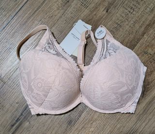 (Category: ) located in . Submitted by 62859 (Listing ID 1408055692, Image 1). Description: .