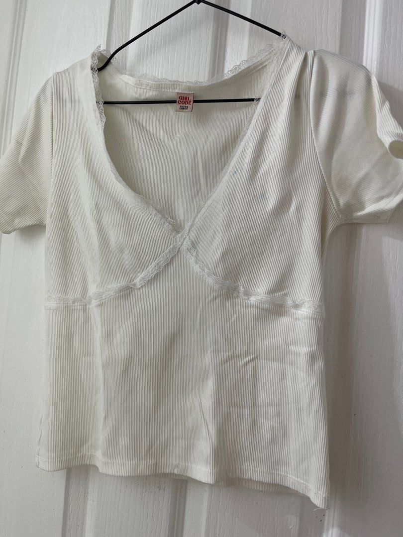 Prelove GirlCode Coquette lace white top (Category: Blouses) located in Quezon City. Submitted by heavendeclutter (Listing ID 1408017973, Image 1). Description: .