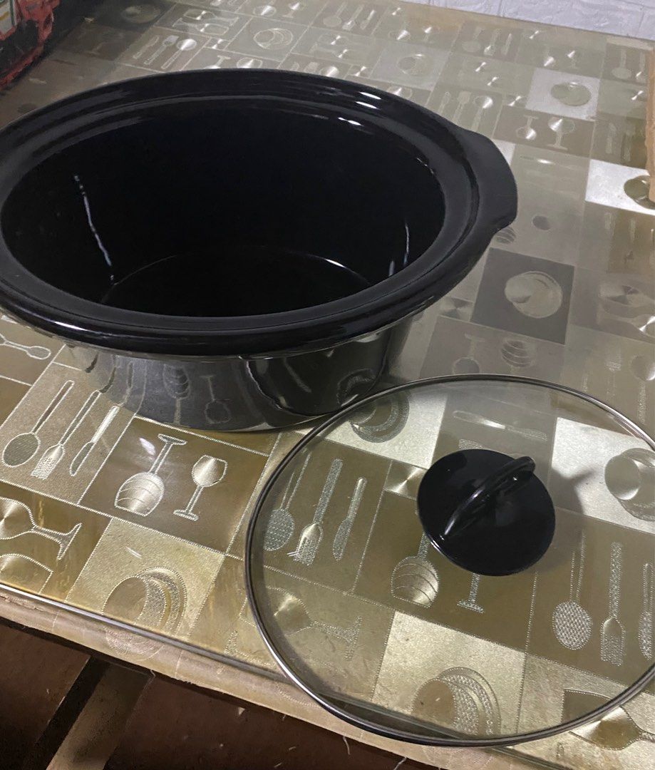Replacement ceramic pot for Slow Cooker with Glass Lid (Category: Cookers) located in Mandaluyong City. Submitted by ianah_mei (Listing ID 1408101343, Image 2). Description: Replacement Ceramic pot for slow cooker. 1.8L capacity. Almostnew Selling for 700php.