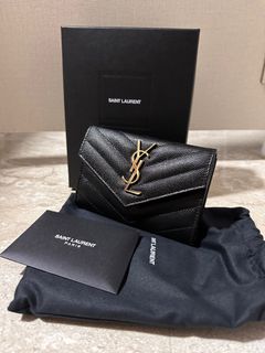(Category: ) located in . Submitted by huatshopsg (Listing ID 1408024551, Image 1). Description: .