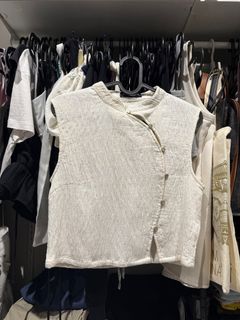 (Category: ) located in . Submitted by dings_preloved (Listing ID 1407993388, Image 1). Description: .