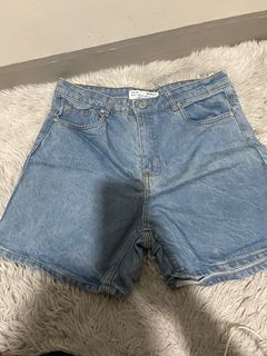 (Category: ) located in . Submitted by ecfcloset (Listing ID 1408043894, Image 1). Description: .