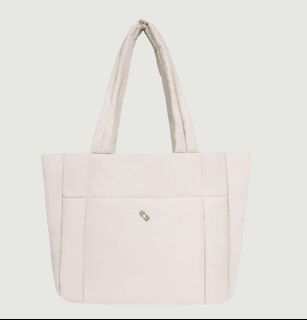 (Category: ) located in . Submitted by shopaplenty (Listing ID 1408090363, Image 1). Description: .