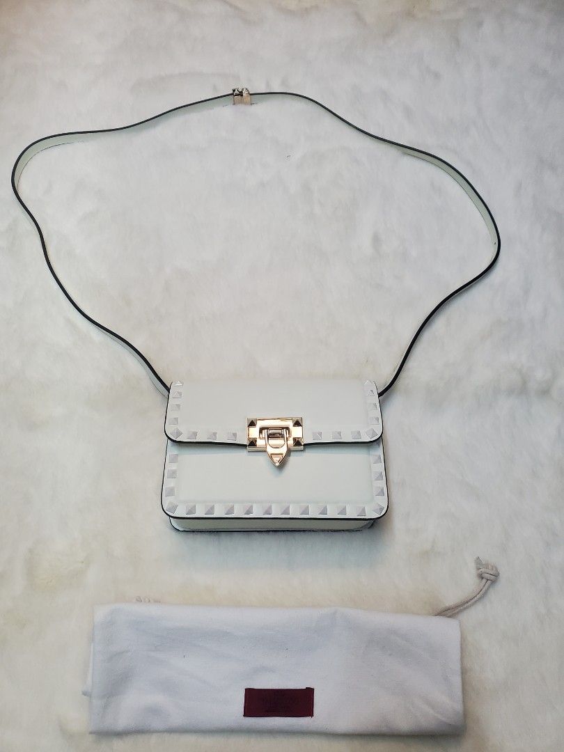 Valentino Sling bag (Category: Luxury Bags & Wallets) located in Manila. Submitted by mavel0817 (Listing ID 1407948964, Image 1). Description: Valentino 2way Leather etikita .
