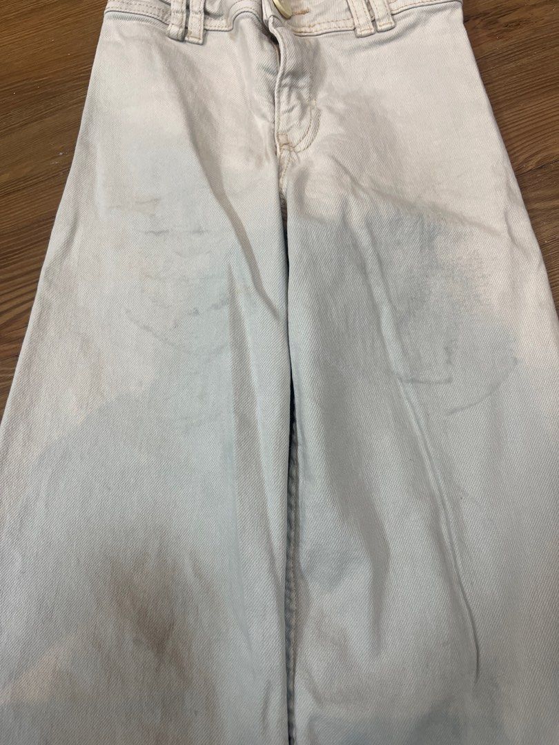 Zara Kid’s pants (Category: Babies & Kids Fashion) located in Las Pinas. Submitted by odee25 (Listing ID 1407979995, Image 2). Description: fits 3-6 yrs old .