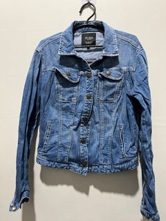 (Category: ) located in . Submitted by ecfcloset (Listing ID 1408043462, Image 1). Description: .
