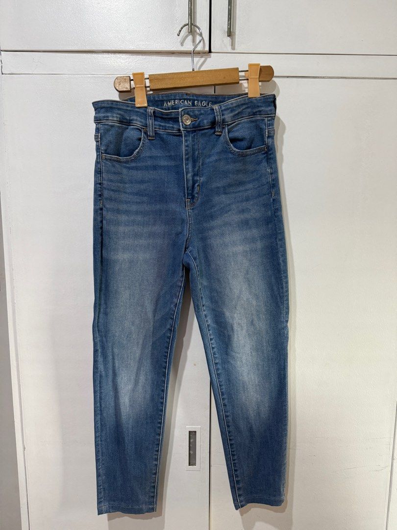 American Eagle Hi-Rise Jegging Jeans (Category: Jeans) located in Pasig City. Submitted by samks28 (Listing ID 1408176919, Image 1). Description: .