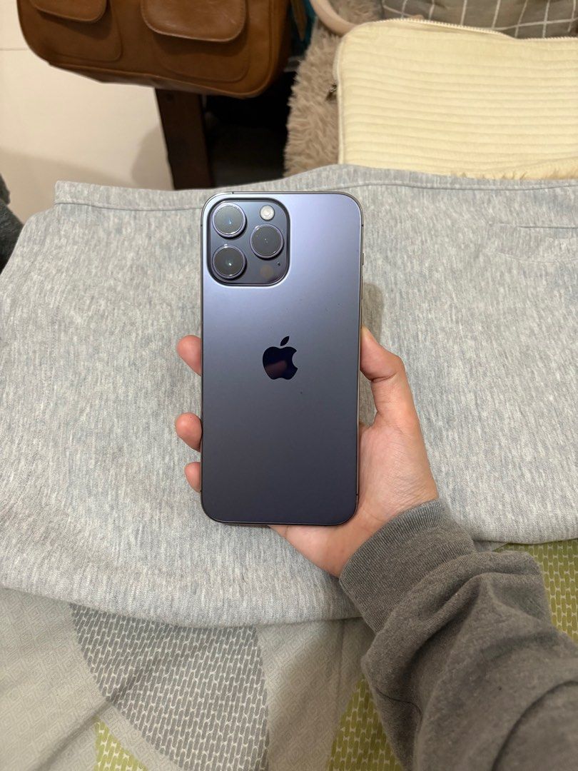 apple Iphone 14 pro max 256 gb in deep purple (Category: iPhone X Series) located in Quezon City. Submitted by grwme (Listing ID 1408210697, Image 2). Description: ★ wts ★ Iphone 14 pro max ❗️Read❗️ - message to avail - total + sf - MOP: GCASH / BDO - MOD: sdd (lalamove / grab), jnt - meetup: cubao / espanya - dm for more pics - no returns - body: 8/10 - bh: 80% - all working / no functional issue - no crack on screen inclusion - unit - chord (an