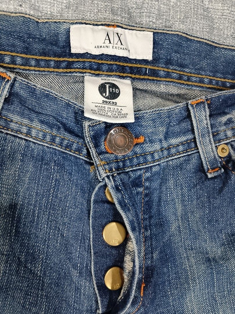 Armani Exchange J110 Boot cut jeans (Category: Luxury Apparel) located in Cadiz. Submitted by comradstuff (Listing ID 1408235013, Image 3). Description: Armani Exchange J110 Boot cut jeans waist 30-31" length 41".