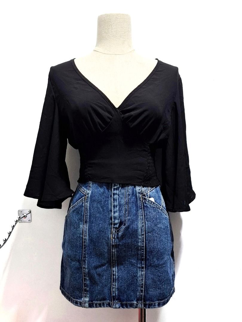 (SALE @79) Bell sleeve top (Category: Blouses) located in Baguio. Submitted by a.ugustt (Listing ID 1408119605, Image 1). Description: fits XS-S | XS on tag black *bell sleeve, smocked waist, medyo manipis.