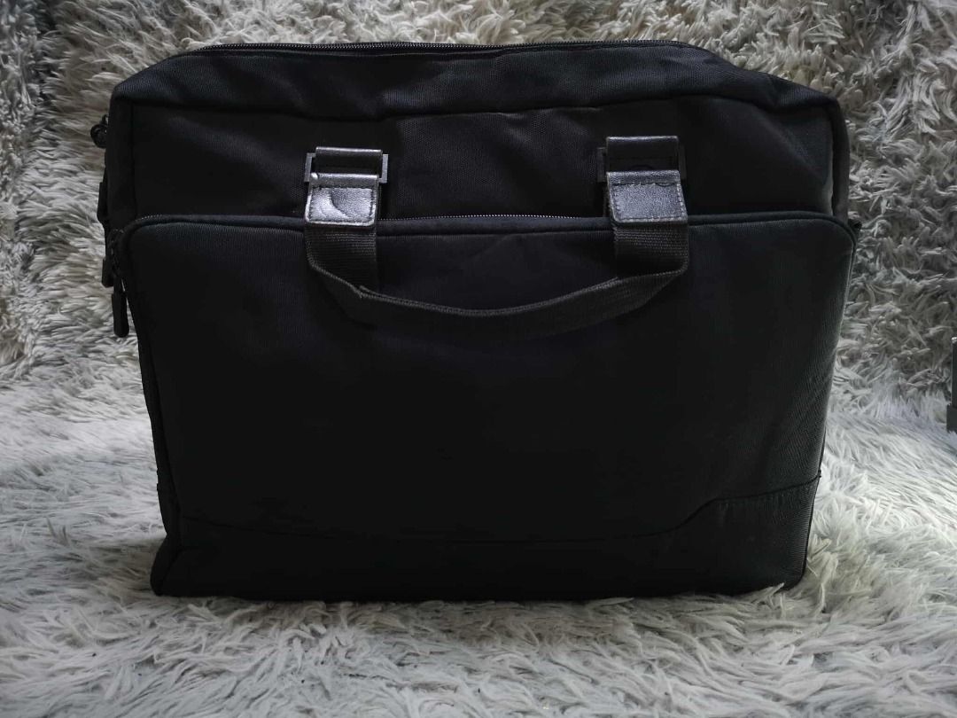 Black Nylon Laptop Bag (Category: Laptop Bags & Sleeves) located in Santa Cruz. Submitted by jmy_surplus.2 (Listing ID 1408168530, Image 1). Description: Size ; L - 13 W - 16 Color ; Black Type ; Laptop Bag Brand ; No brand Material ; Nylon Style ; Black Laptop bag LR 43 JMY 1 Batch #172.