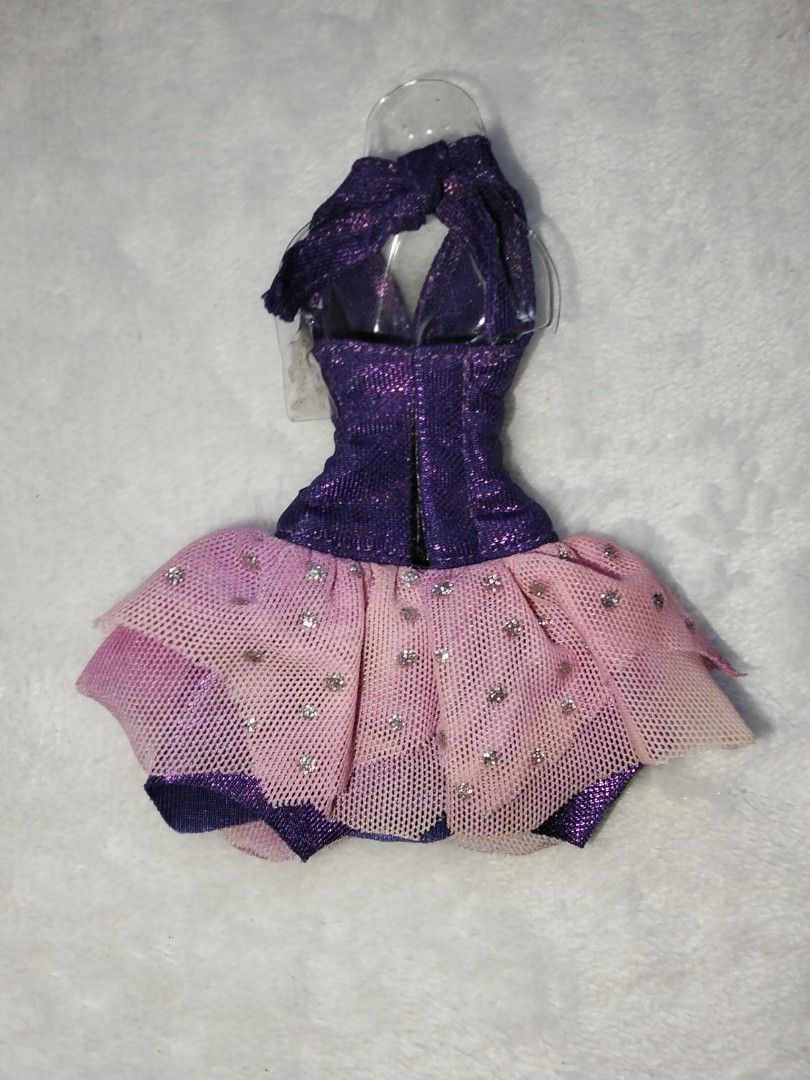 Bratz dolls clothes & shoes (Category: Kids Toys) located in Goa. Submitted by liz1104 (Listing ID 1408257322, Image 3). Description: price varies first to pay policy mop: gcash courier: j&T or flash express.