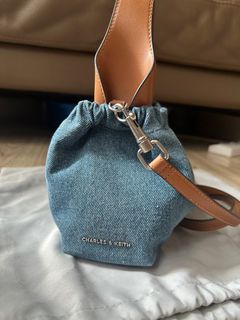 （分類：）位於 。 由 whoareselling 提交（商品編號 1408140637，圖片 1）。簡介： 。