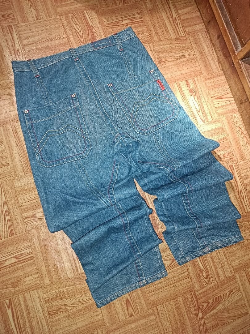 Chevignon y2k jeans (Category: Jeans) located in Manila. Submitted by cristianm._hawk (Listing ID 1408255665, Image 3). Description: Chevignon y2k jeans Size: 28 on tag Can fit to 30-31 Issue: None .