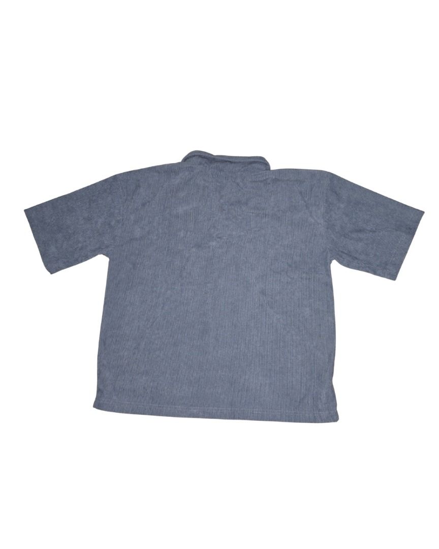 CONCEIT Oversized Boxy Fit Shirt (Denim) (Category: Tshirts & Polo Shirts ) located in Manila. Submitted by teves88579 (Listing ID 1408175004, Image 2). Description: - Oversized, boxy fit - Collared neckline - Corduroy-like material Have never used rfs: doesnt fit me well loc: QC .
