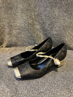 (Category: ) located in . Submitted by glamandstylemaven (Listing ID 1408168727, Image 1). Description: .