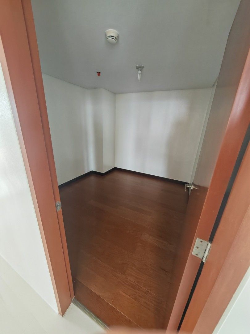 Greenhills 4 BEDROOMS Bare (Category: Apartments & Condos) located in Quezon City. Submitted by bengco99 (Listing ID 1408160420, Image 1). Description: 5 year old building, near Ica Xavier, La Salle n Ob Montessori, walk to Unimart n Gh mall Bare 4 Bedrooms plus maids room. golf view Wackwack. 157 square..2 balconies for details please contact Beng at 0916-638-4533. 0998-367-9008.