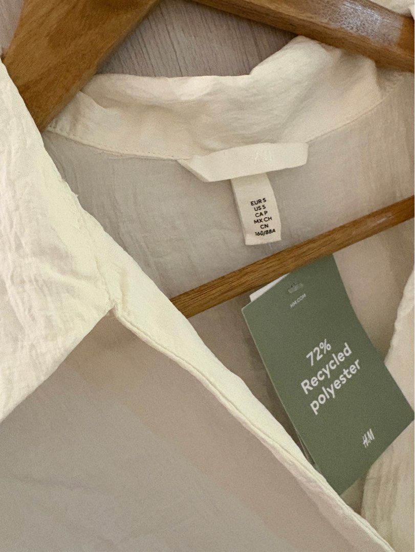 H&M White Crop Top Ribbon-tie front (Category: Blouses) located in Marikina City. Submitted by marjpc (Listing ID 1408271548, Image 3). Description: Authentic Bought from Japan Original price 1799 JPY Brand new with tag First to pay basis. GCash or BPI transfer Shipping fee care of buyer thru J&T Express Or Any same day courier care of buyer. Buyer will book.😊.