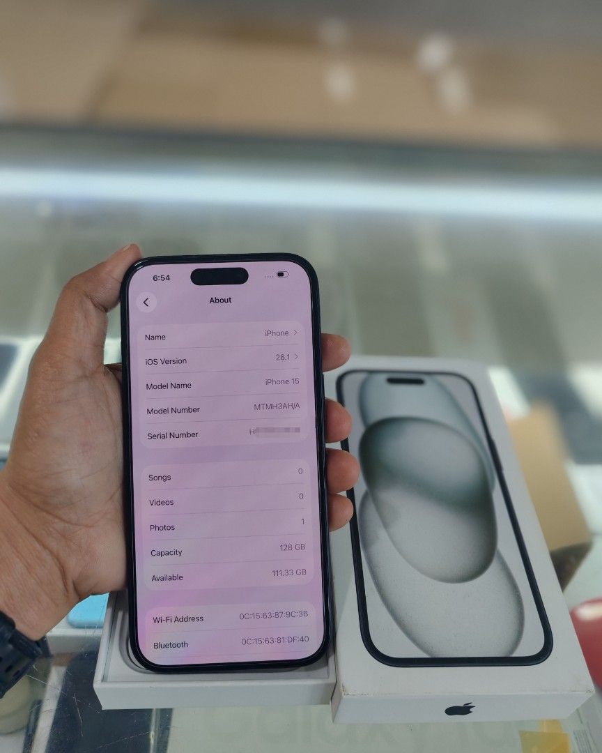 Iphone 15 128 2ndhand‼️factory unlock (Category: iPhone 15 Series) located in Quezon City. Submitted by ronalynac40976 (Listing ID 1408132174, Image 3). Description: Iphone 15 128 Warranty till July 2026 With box same serial good condition Pick up store in greenhills We accept swap/trade in We accept creditcard Dm or call for fast transaction 09279500069/09425544556 Located @ Aquarium area stall no. Y-40 look for rona.