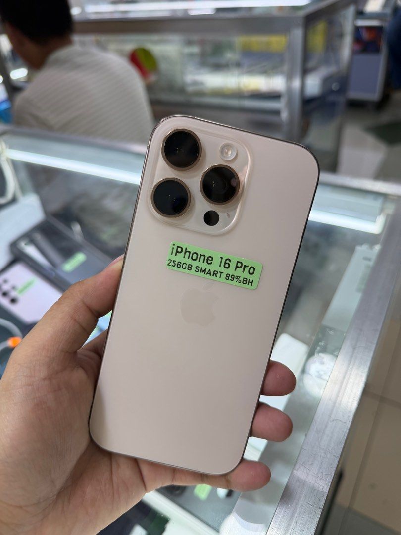 iPhone 16 Pro 256GB SMARTLOCK No Issue Secondhand (Category: iPhone 16 Series) located in Pasig City. Submitted by FarAndRayShop (Listing ID 1408184617, Image 1). Description: OPEN FOR SWAP/SELLING/BUYING (RFS: Buy and Sell) Price: 42,499 iPhone 16 Pro 256GB •Smartlock •NO HIDDEN ISSUES •TEST TO SAWA •Authentic Phone Physical store in Greenhills Shopping Center XE-06 Stall Number Look For Rayray Or Anika NO CASH INSTALLMENT We are open also for :