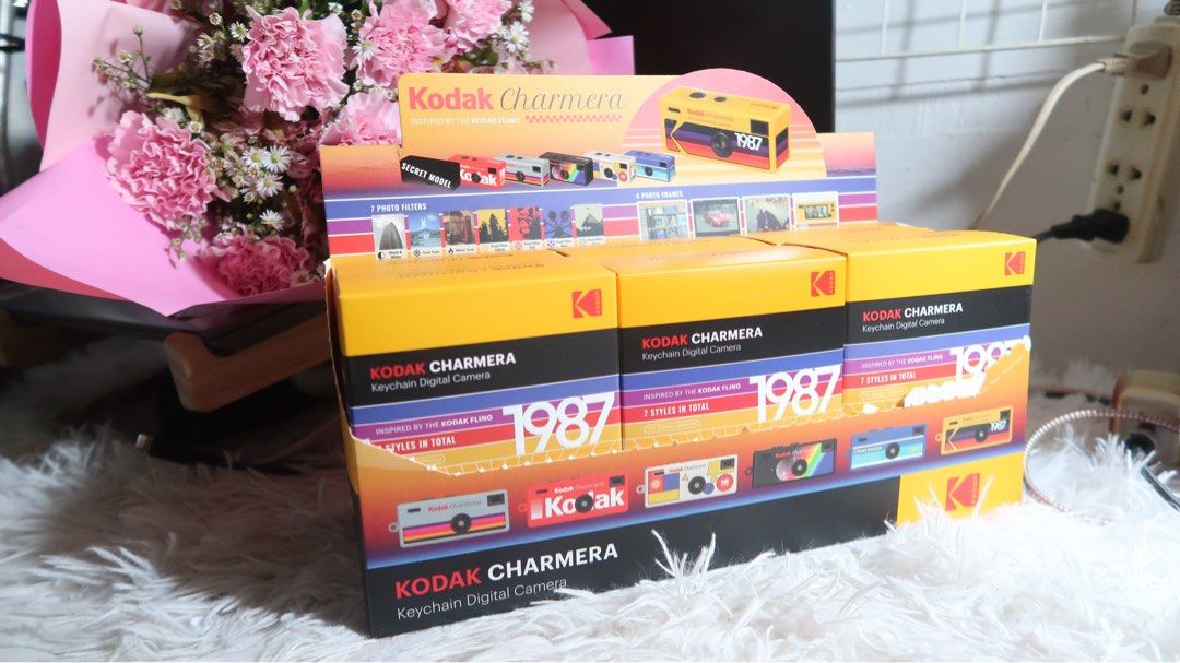 Kodak Charmera | Keychain Digital Camera (Category: Cameras) located in Makati City. Submitted by CameraHubPH (Listing ID 1408195683, Image 1). Description: 🎀 Kodak Charmera 🎀 (Opened only to check, still brand new!) 💖 Features: • Ultra–mini size — fits in your palm or hangs on your bag for that aesthetic charm • Retro-inspired rainbow stripe design (soooo 70s coquette core 🌈) • Keychain-style body — bring it everywhere effortlessly 💗 Condit