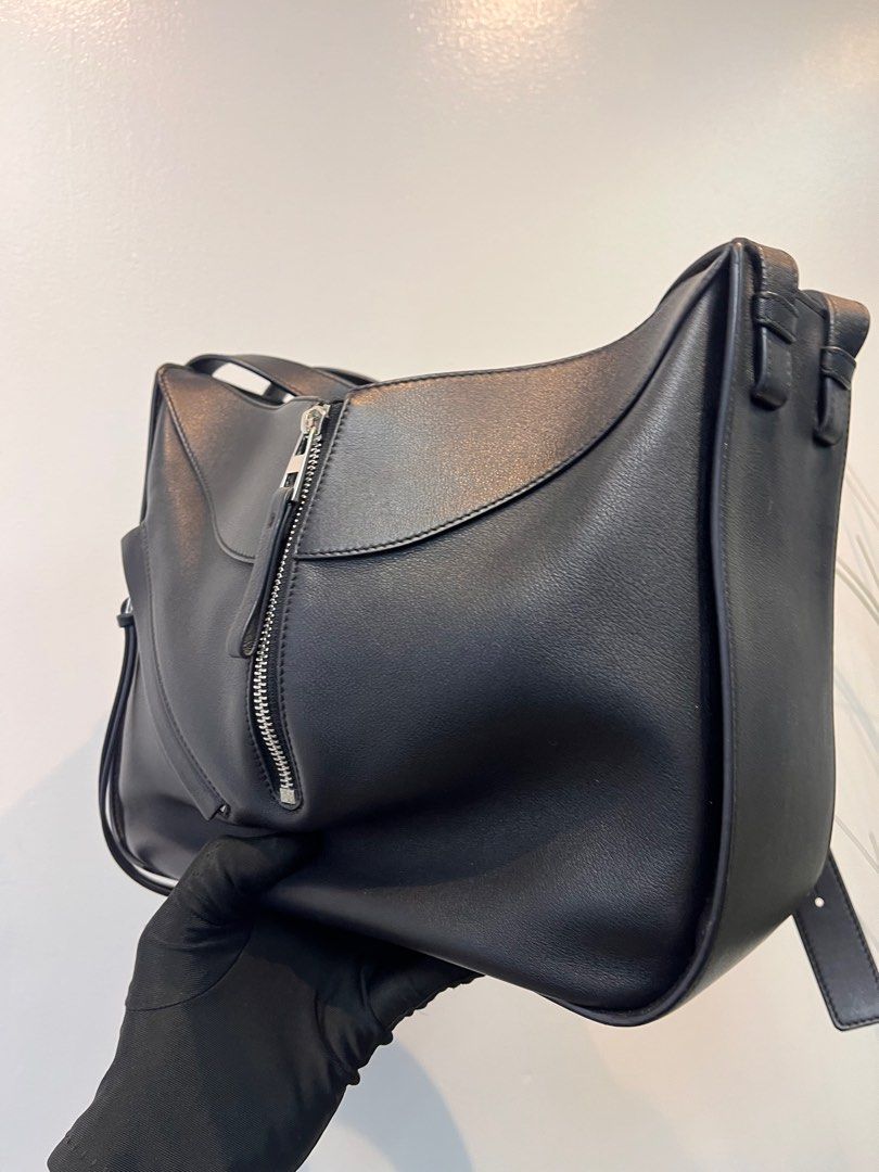 LOEWE Hammock small black Leather shoulder bag (Category: Luxury Bags & Wallets) located in Manila. Submitted by luxemax_09 (Listing ID 1408141691, Image 3). Description: .